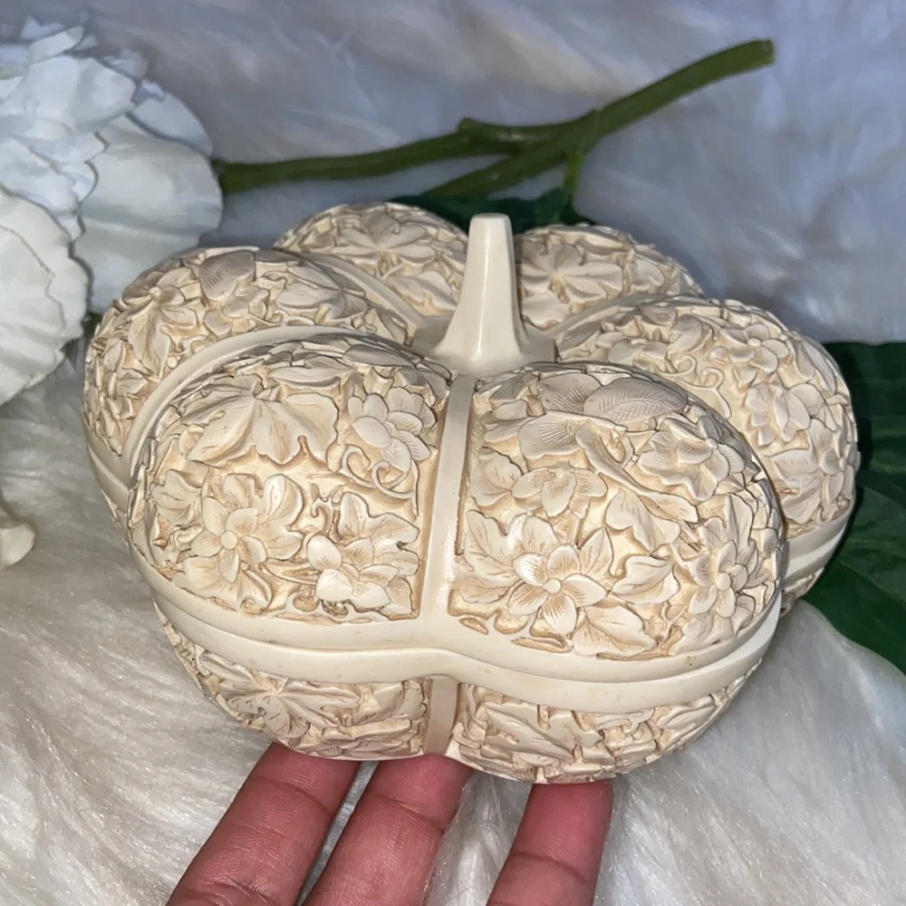 Vintage Floral Carved Ivory Dynasty Pumpkin Jewelry Box Trinket Tray